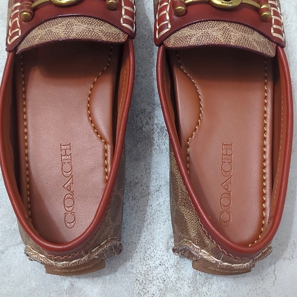 LIKE NEW Coach Women’s Crosby Turnlock Driver Signature Canvas Loafer - Picture 4 of 9